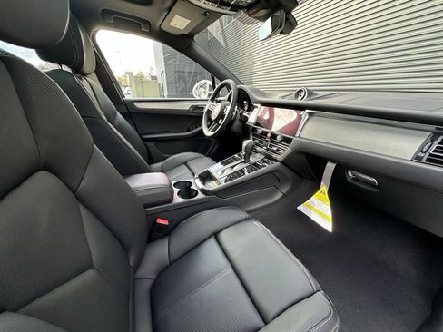 Used 2026 Porsche Macan S AWD/4WD image 40