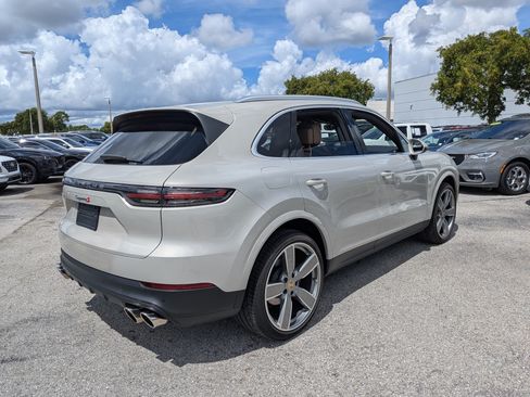 Used 2020 Porsche Cayenne AWD/4WD image 4