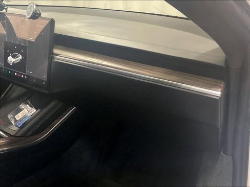 Used 2022 Tesla Model S image 13