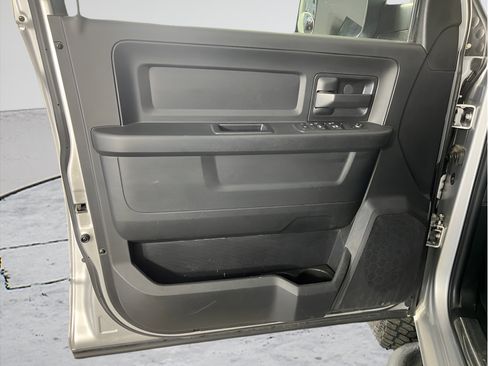 Used 2018 RAM 2500 Tradesman w/ Chrome Appearance Group AWD/4WD image 9