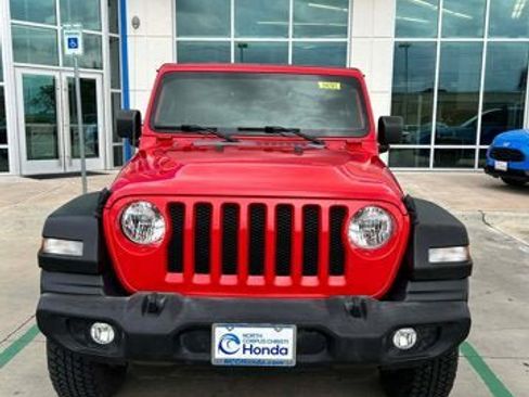 Used 2021 Jeep Wrangler Unlimited Sport image 4