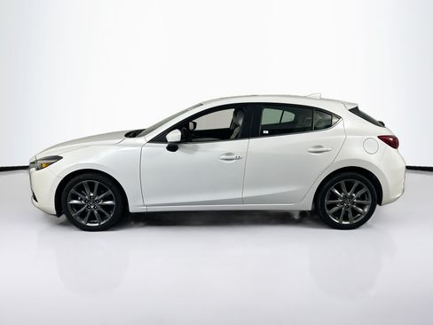 Used 2018 MAZDA MAZDA3 Grand Touring FWD image 8