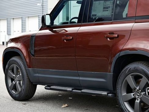 New 2025 Land Rover Defender 130 S image 10