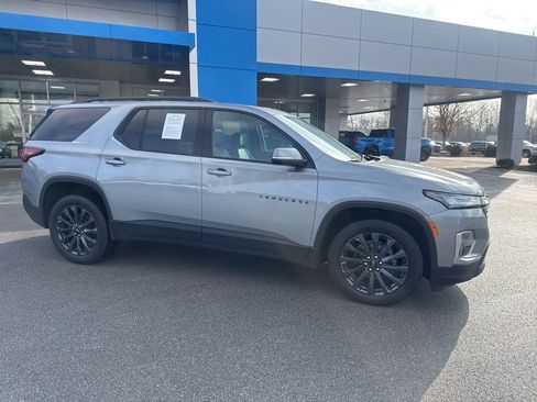 Used 2023 Chevrolet Traverse RS w/ LPO, Floor Liner Package image 19