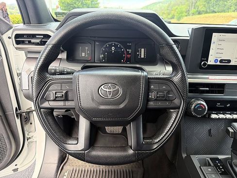 Certified 2025 Toyota Tacoma SR5 AWD/4WD image 13
