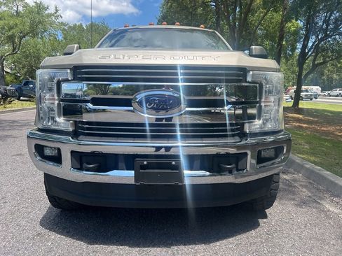 Used 2017 Ford F250 Lariat w/ Lariat Value Package AWD/4WD image 3