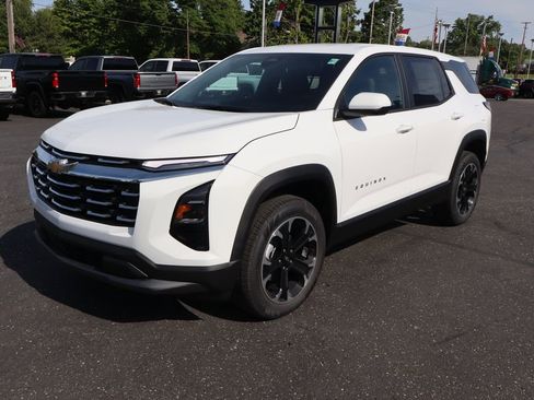 New 2026 Chevrolet Equinox LT w/ Convenience Package II FWD image 24
