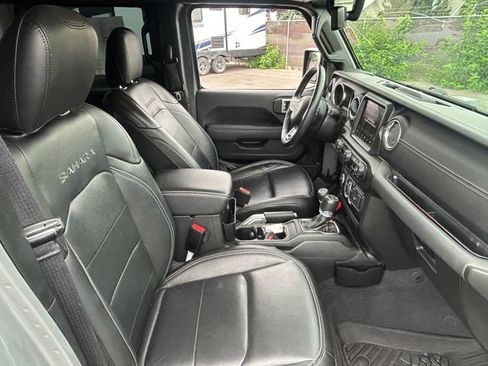 Used 2021 Jeep Wrangler Unlimited Sahara w/ Cold Weather Group AWD/4WD image 34