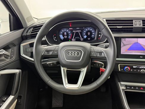 Certified 2025 Audi Q3 2.0T Premium image 18