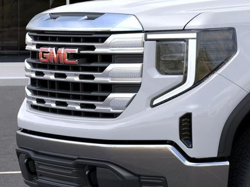 New 2026 GMC Sierra 1500 SLE w/ X31 Off-Road Package AWD/4WD image 13