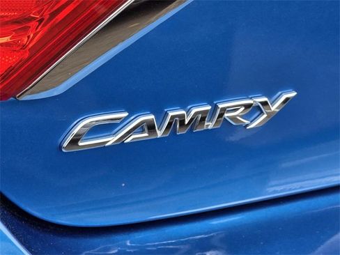 Used 2017 Toyota Camry XSE image 30