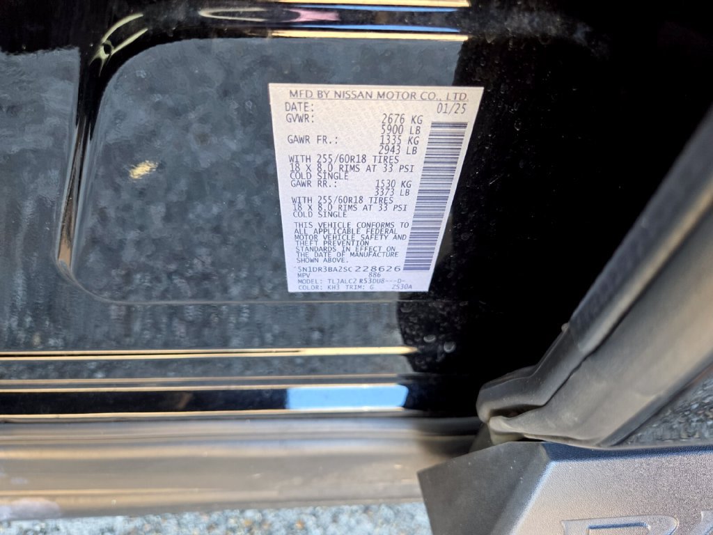 Used 2025 Nissan Pathfinder SV FWD image 32