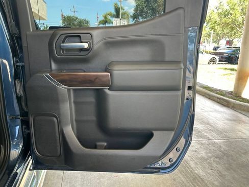 Used 2021 GMC Sierra 1500 SLT w/ SLT Premium Plus Package AWD/4WD image 33