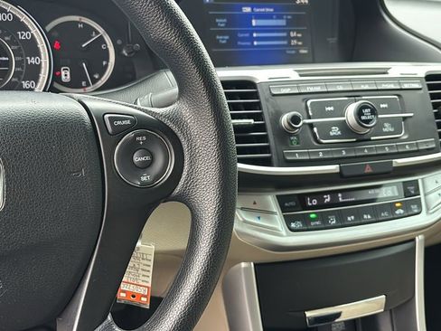 Used 2013 Honda Accord LX image 18