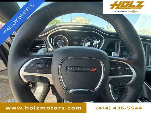 Used 2016 Dodge Challenger R/T Scat Pack w/ Leather Interior Group RWD image 12