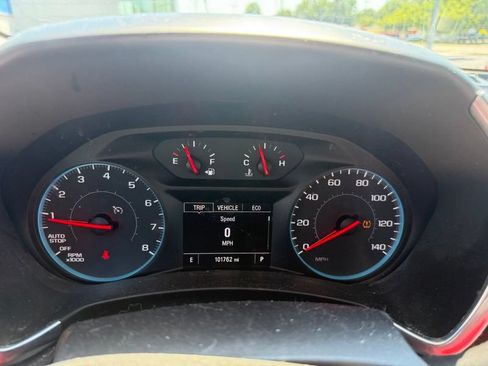 Used 2018 Chevrolet Equinox LT FWD image 9