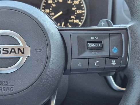 Used 2021 Nissan Rogue SV image 15