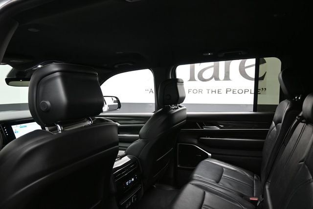 Used 2022 Jeep Wagoneer Series II AWD/4WD image 27