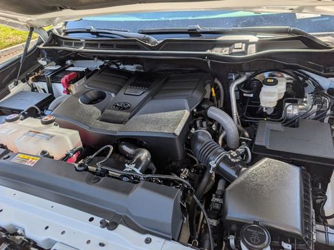 Used 2025 Toyota Tundra Limited w/ TRD Off-Road Package image 20