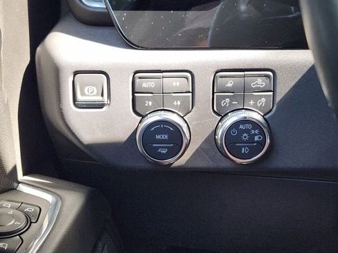 Used 2024 GMC Sierra 1500 SLT AWD/4WD image 22