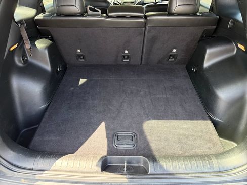 Used 2019 Jeep Cherokee Latitude Plus w/ Comfort/Convenience Group AWD/4WD image 44
