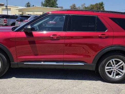 Certified 2024 Ford Explorer XLT w/ Equipment Group 202A AWD/4WD image 5