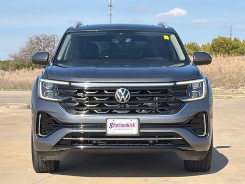 Used 2025 Volkswagen Atlas SEL Premium R-Line image 2