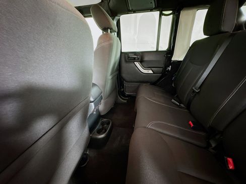 Used 2017 Jeep Wrangler Unlimited Sahara w/ Dual Top Group image 22