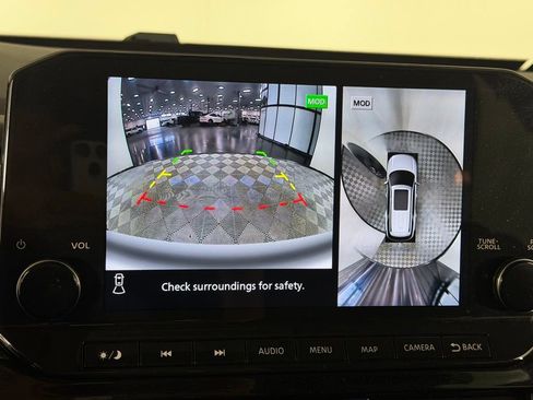 Used 2023 Nissan Pathfinder SL w/ Black Appearance Package FWD image 18