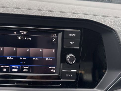 Used 2024 Volkswagen Jetta SE image 41