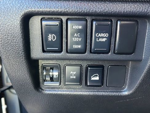 Used 2018 Nissan Titan PRO-4X image 10