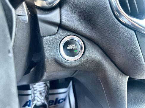 Used 2022 Chevrolet Equinox LT image 16