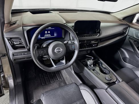 Used 2023 Nissan Rogue Platinum w/ Platinum Premium Package image 14