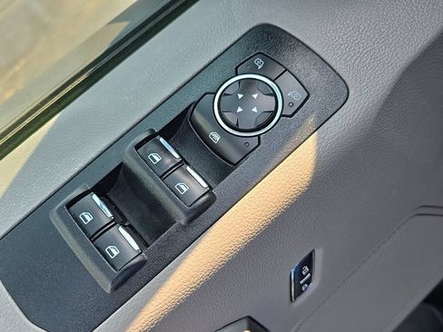 Used 2018 Ford F150 XLT w/ Equipment Group 302A Luxury AWD/4WD image 8