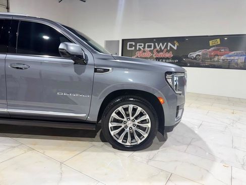 Used 2022 GMC Yukon XL Denali RWD image 5