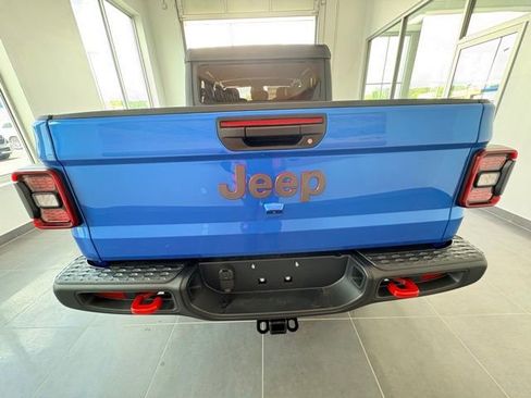 New 2026 Jeep Gladiator Rubicon w/ Steel Power Dome Hood Package AWD/4WD image 6