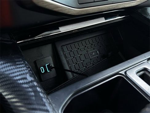 Used 2024 Ford F150 Lightning Lariat image 21