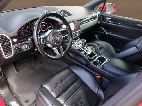 Used 2021 Porsche Cayenne AWD/4WD image 10