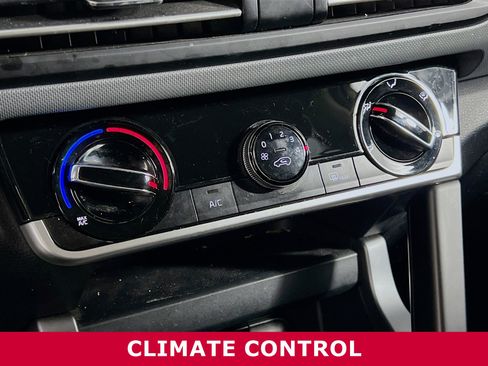 Used 2023 Kia Seltos LX image 10