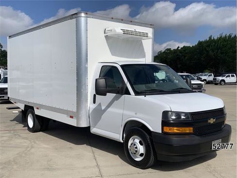 Used 2024 Chevrolet Express 3500 w/ Power Convenience Package RWD image 3