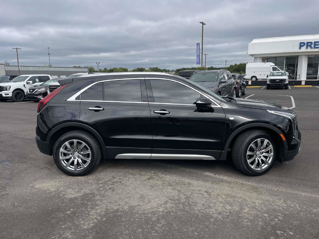 Used 2019 Cadillac XT4 Premium Luxury w/ Technology Package AWD/4WD image 2
