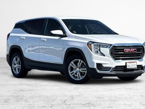 Used 2024 GMC Terrain SLE FWD image 2