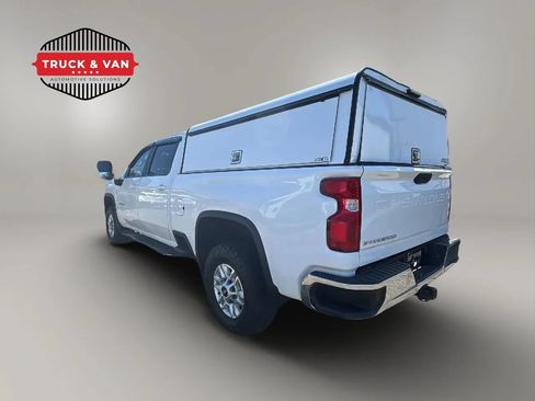 Used 2021 Chevrolet Silverado 2500 LT w/ Convenience Package AWD/4WD image 3
