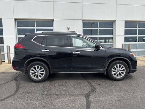 Used 2017 Nissan Rogue SV w/ SV Premium Package AWD/4WD image 3