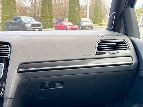 Used 2016 Volkswagen Golf R 4-Door image 13