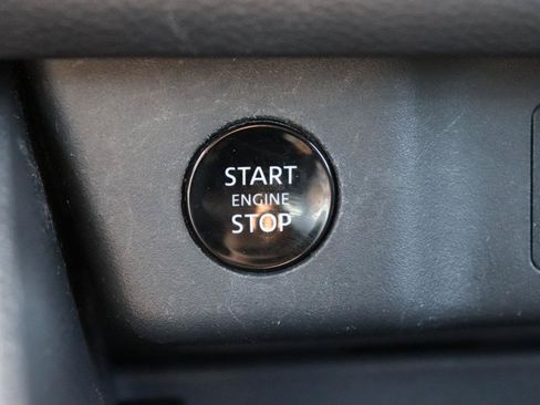 Used 2024 Nissan Rogue S AWD/4WD image 41