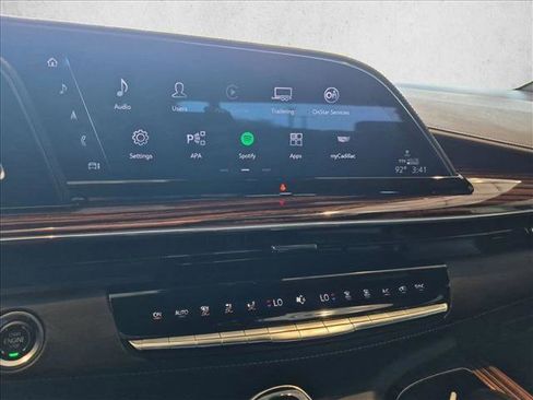 Used 2024 Cadillac Escalade Premium Luxury w/ Performance Package AWD/4WD image 19