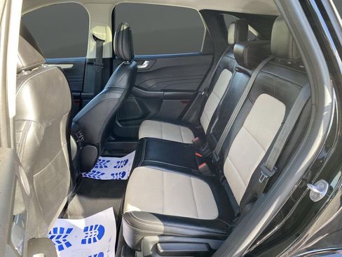 Used 2021 Ford Escape Titanium w/ Titanium Elite Package image 40