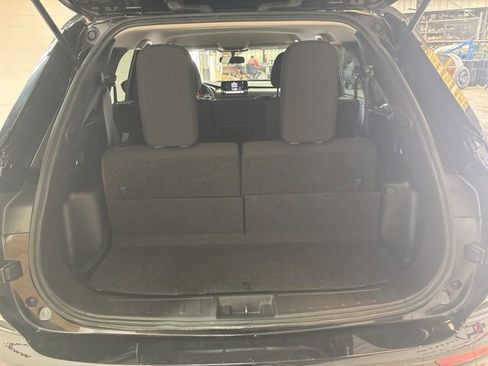 Used 2024 Mitsubishi Outlander ES FWD image 23