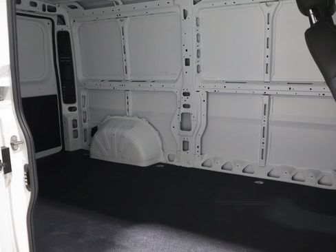 Used 2025 RAM ProMaster 2500 w/ Premium Convenience Group FWD image 17